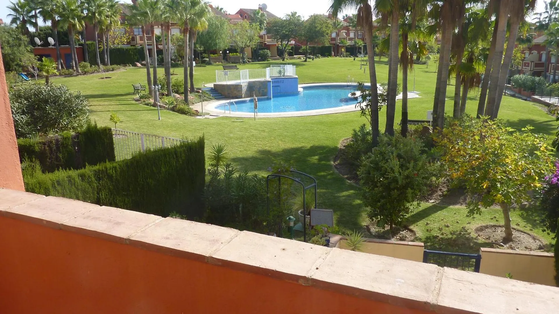 1264: 3 Bed Townhouse In Monte Biarritz Paraiso Estepona 0*,  Spagna
